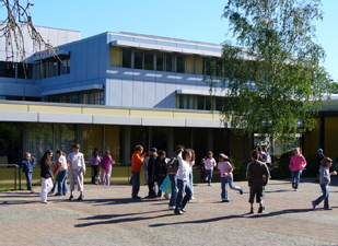 Schulgebäude  